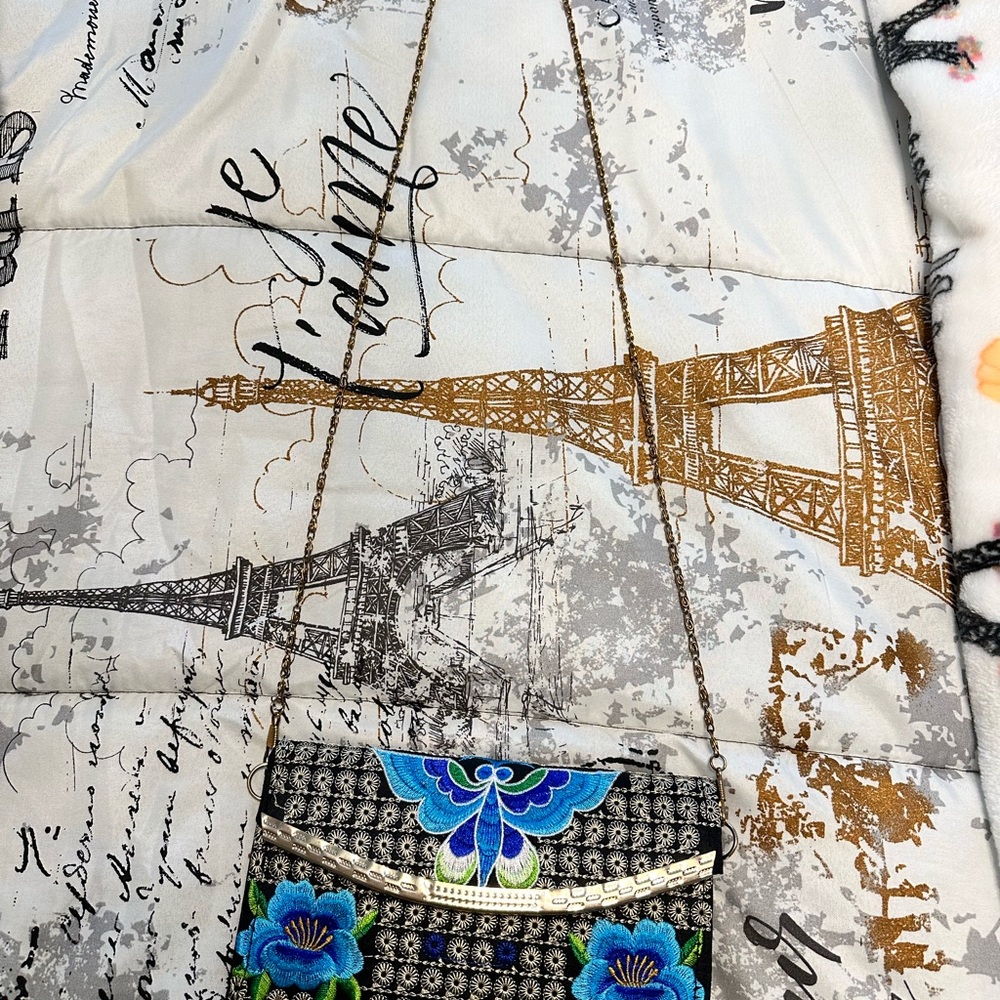Mexican Artisan Embroidered Clutch - Picture 8 of 8
